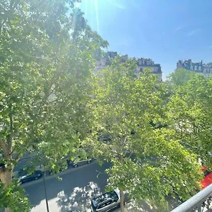 luxurious-flat-next-to-eiffel-tower-wifi-netflix.fr-paris.fr/